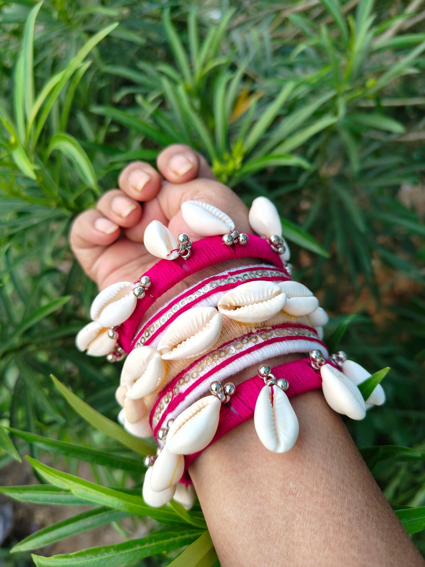Thread & Shell Bangle Set🐚