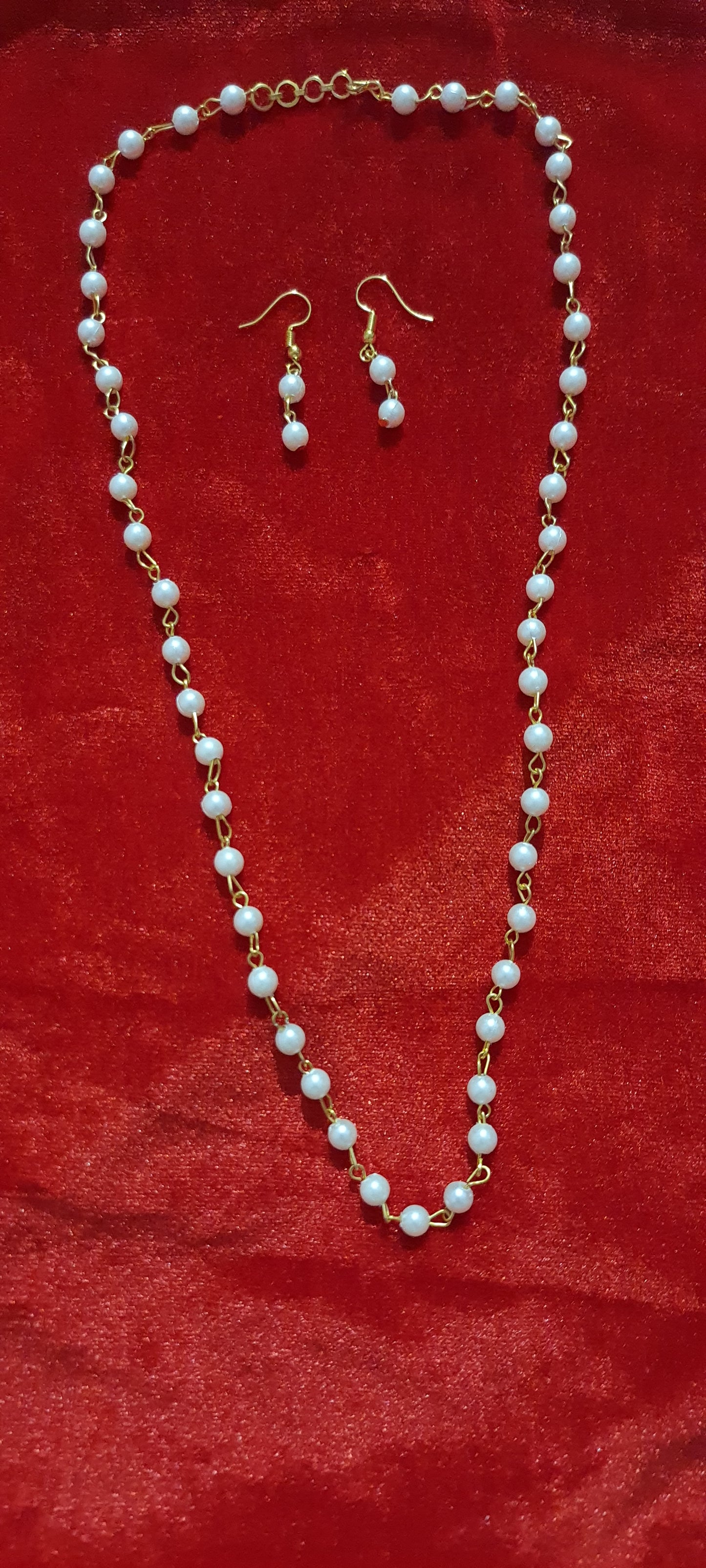 White Pearl Beaded Necklace